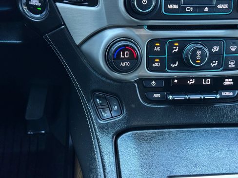 Used 2019 GMC Yukon Denali w/ Denali Ultimate Package AWD/4WD image 41