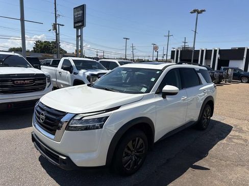 Used 2022 Nissan Pathfinder SV w/ SV Premium Package FWD image 1