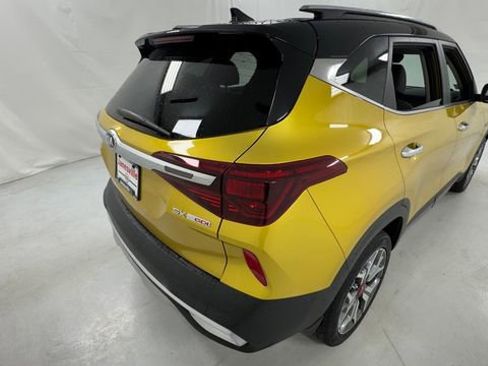 Used 2021 Kia Seltos SX AWD/4WD image 3