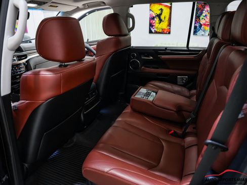 Used 2021 Lexus LX 570 4WD w/ Luxury Package image 9