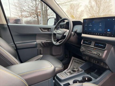 Used 2025 Ford Maverick Lobo image 30