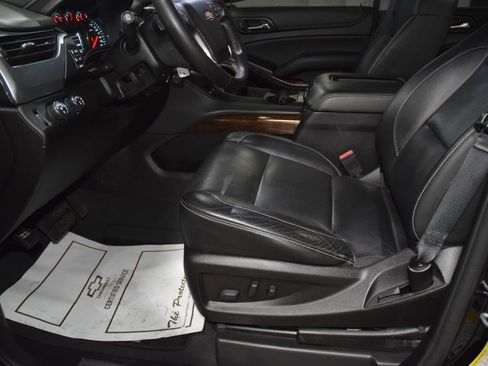 Used 2019 Chevrolet Tahoe LT w/ Z71 Midnight Edition AWD/4WD image 39
