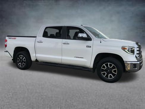 Used 2018 Toyota Tundra Limited w/ Limited Premium Package AWD/4WD image 17