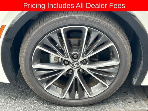 Used 2024 Toyota Prius XLE FWD image 21