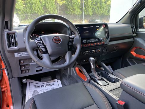 Used 2025 Nissan Frontier PRO-4X w/ Pro Convenience Package AWD/4WD image 33