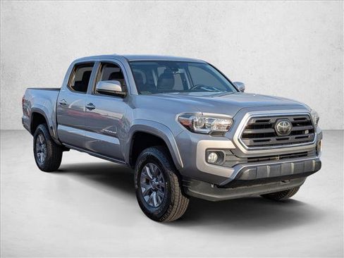 Used 2018 Toyota Tacoma SR5 image 3