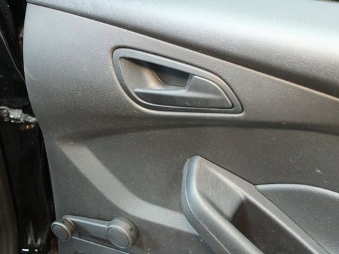 Used 2018 Ford Focus S image 11