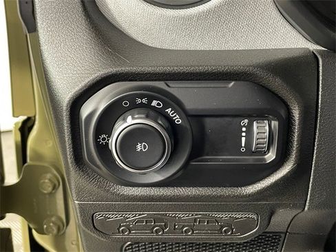 Certified 2025 Jeep Wrangler Willys image 14