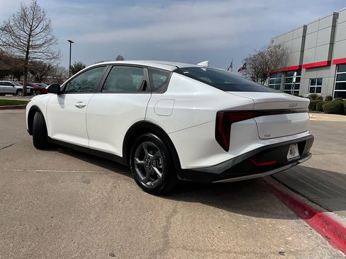 Used 2025 Kia K4 LXS image 8