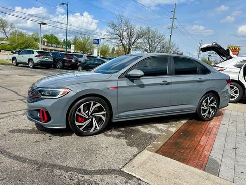 Used 2024 Volkswagen Jetta GLI Autobahn FWD image 3