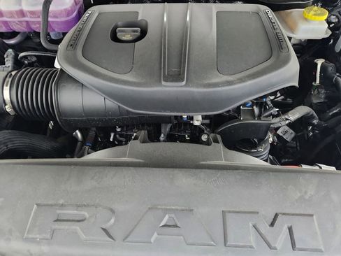 New 2026 RAM 1500 Express AWD/4WD image 32