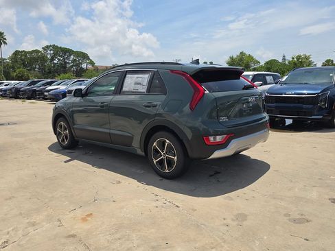 New 2026 Kia Niro EX FWD image 6