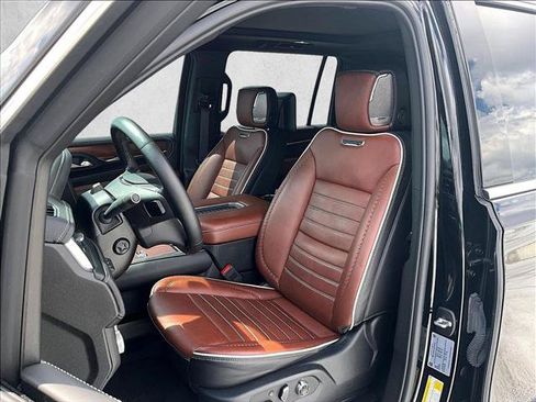 Used 2024 GMC Yukon XL Denali Ultimate AWD/4WD image 27
