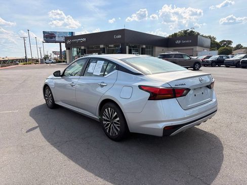 Used 2024 Nissan Altima 2.5 SV FWD image 5