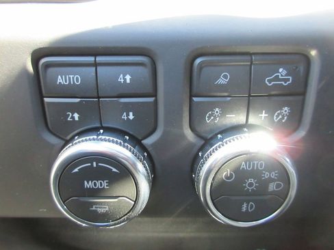 New 2026 GMC Sierra 2500 AT4 image 18