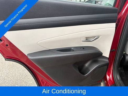 Used 2025 Hyundai Tucson SEL AWD/4WD image 26