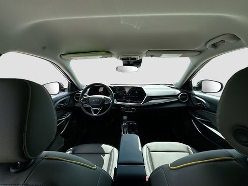 Used 2026 Chevrolet Trax ACTIV w/ Driver Confidence Package image 21