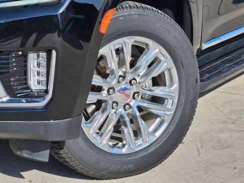 Used 2022 GMC Yukon XL SLT image 7