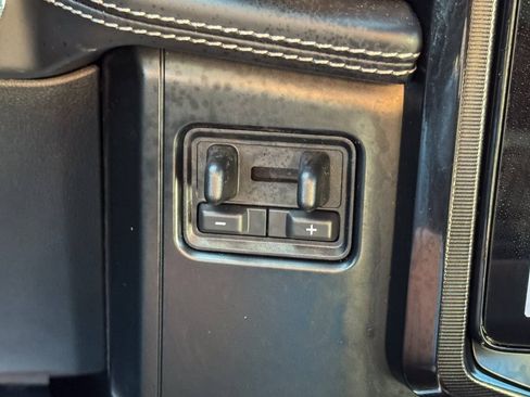 Used 2023 Ford F150 Lightning Platinum AWD/4WD image 42