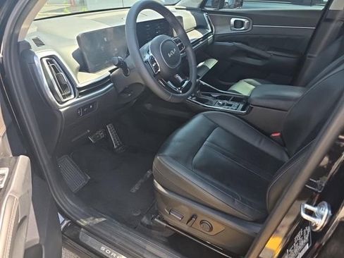 Certified 2024 Kia Sorento SX AWD/4WD image 2