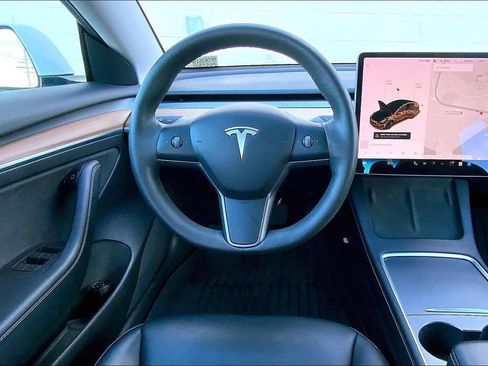 Used 2021 Tesla Model 3 Standard Range Plus RWD image 14