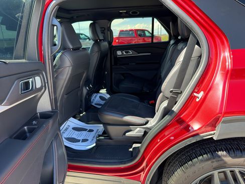 Used 2025 Ford Explorer ST AWD/4WD image 17