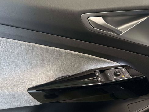 New 2025 Volkswagen ID.4 Pro image 19