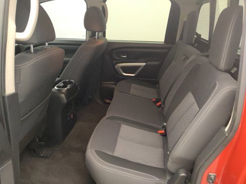 Used 2021 Nissan Titan SV w/ SV Convenience Package AWD/4WD image 18