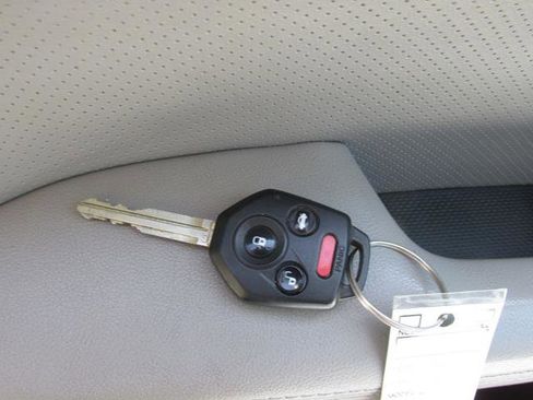 Used 2014 Subaru Forester 2.5i Limited AWD/4WD image 17