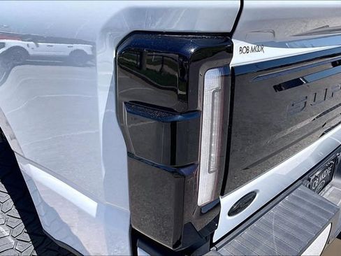 Used 2025 Ford F250 Platinum w/ FX4 Off-Road Package AWD/4WD image 27