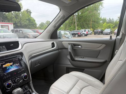 Used 2014 Chevrolet Traverse LTZ AWD/4WD image 29