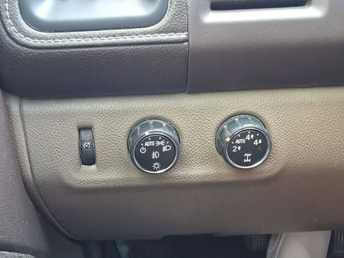 Used 2016 GMC Canyon SLT w/ Driver Alert Package image 10