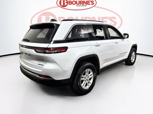 Used 2023 Jeep Grand Cherokee Laredo image 9