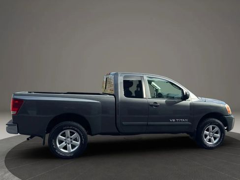 Used 2011 Nissan Titan SV w/ SV Value Truck Pkg image 4