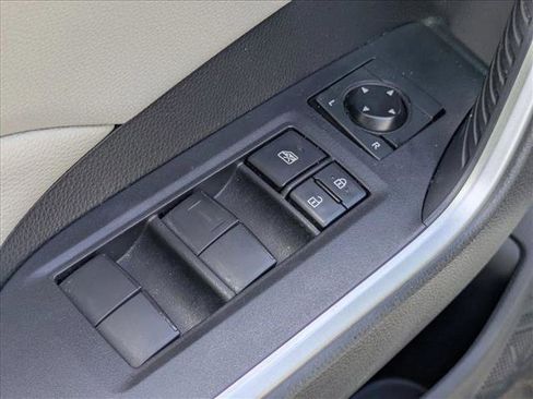Used 2020 Toyota RAV4 XLE AWD/4WD image 15