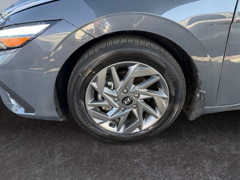 Used 2024 Hyundai Elantra SEL FWD image 15