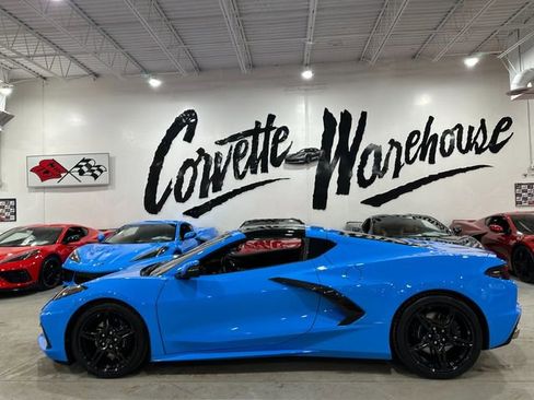Used 2021 Chevrolet Corvette Stingray Coupe w/ Engine Appearance Package image 2
