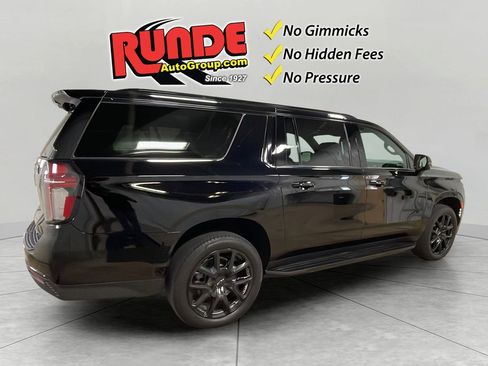 Used 2023 Chevrolet Suburban RST w/ Luxury Package AWD/4WD image 6