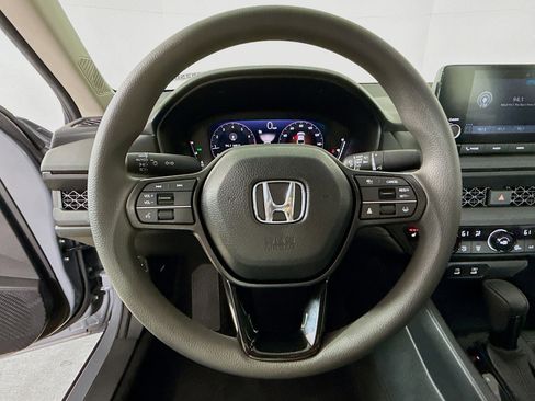 Certified 2025 Honda Accord SE image 9