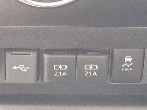 Certified 2021 Toyota Tundra SR5 AWD/4WD image 22