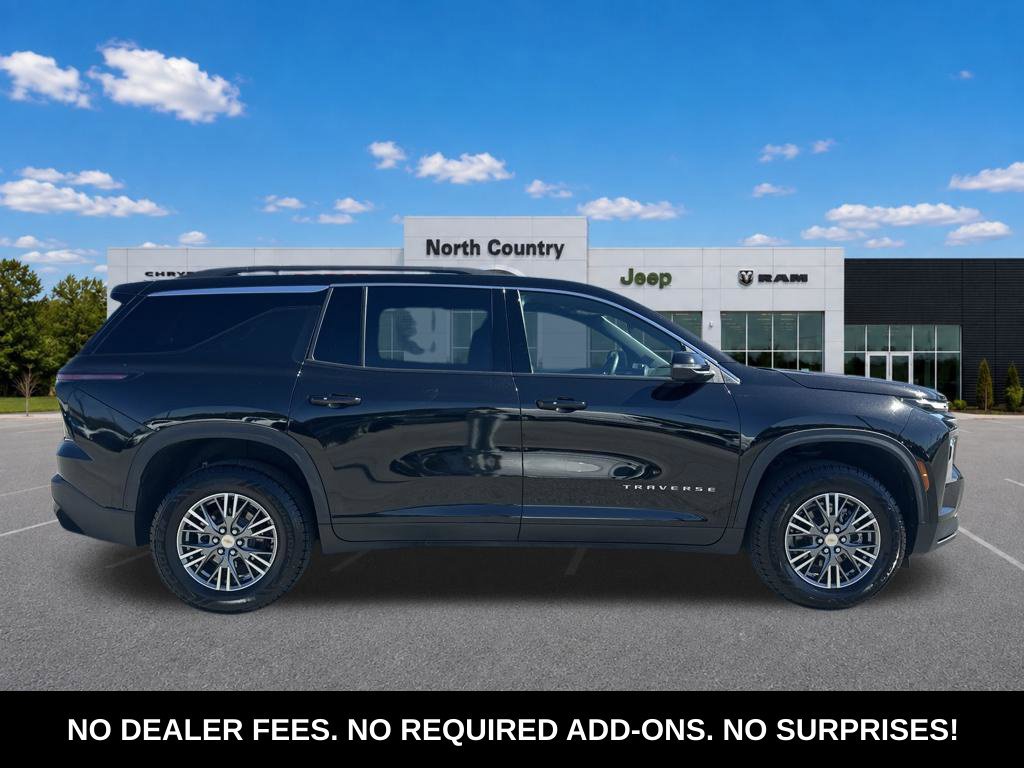 Used 2025 Chevrolet Traverse LT AWD/4WD image 1