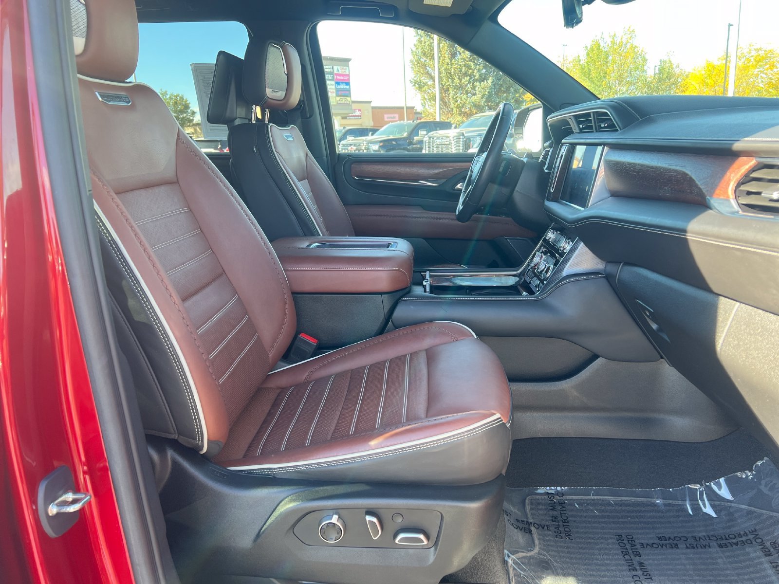 Used 2023 GMC Yukon Denali Ultimate AWD/4WD image 24