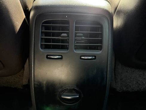 Used 2013 Lincoln MKS AWD image 24