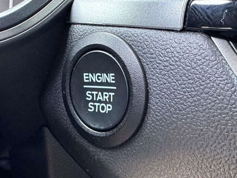 Used 2025 Ford Escape Active AWD/4WD image 9