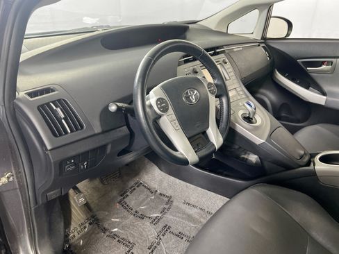 Used 2015 Toyota Prius Four FWD image 9