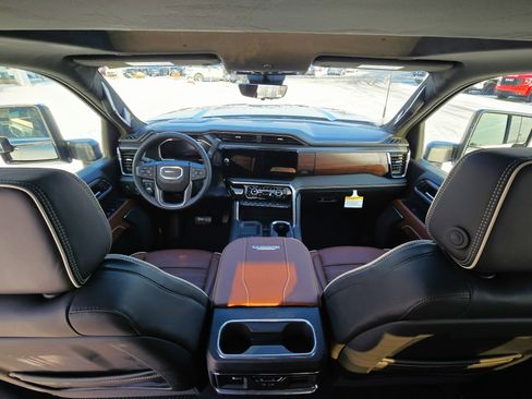 New 2026 GMC Sierra 2500 Denali Ultimate w/ LPO, Black Badging Package image 16