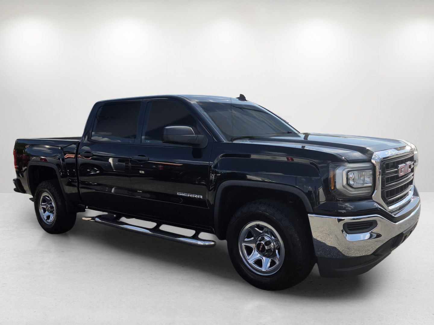 Used 2017 GMC Sierra 1500 2WD Crew Cab w/ Sierra Convenience Package image 3