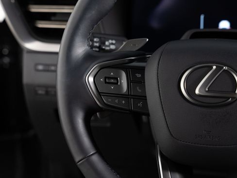 Used 2025 Lexus GX 550 w/ Cold Area Package AWD/4WD image 38