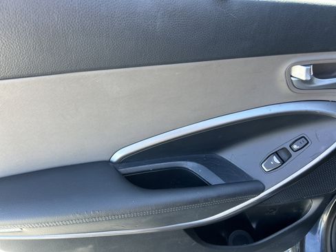 Used 2017 Hyundai Santa Fe Limited image 40