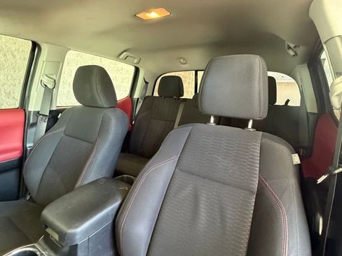 Used 2017 Toyota Tacoma SR5 w/ Tow Package RWD image 2